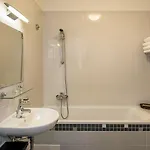 Bhg *