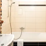 Bhg *